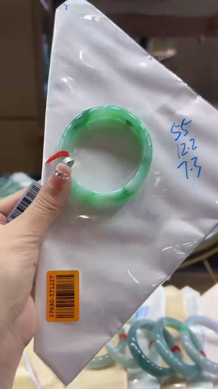【闪购商品】翡翠手镯未镶嵌翡翠55贵