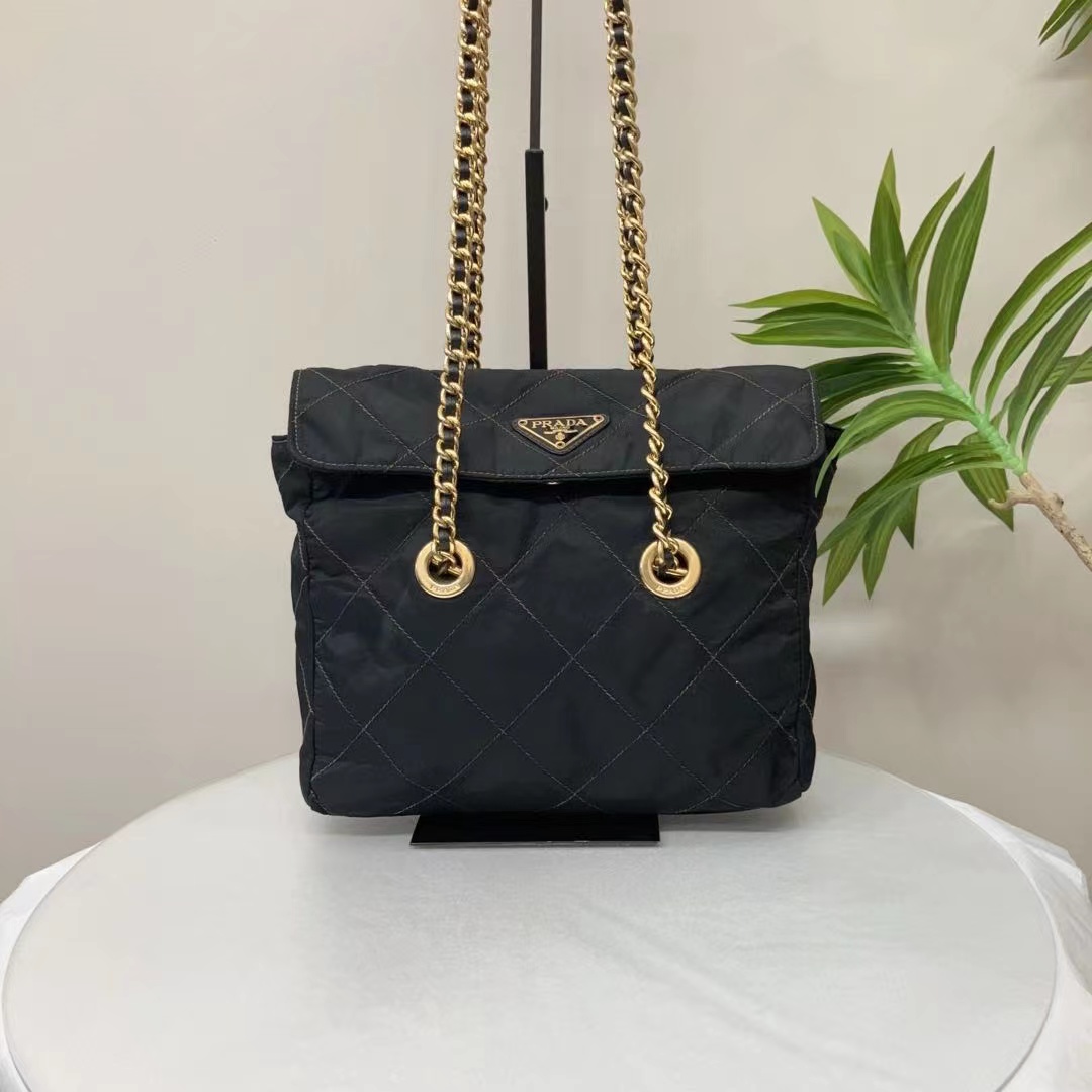 95新 Prada/普拉达 Wos普拉达黑色降落伞25cm单肩包/42114989