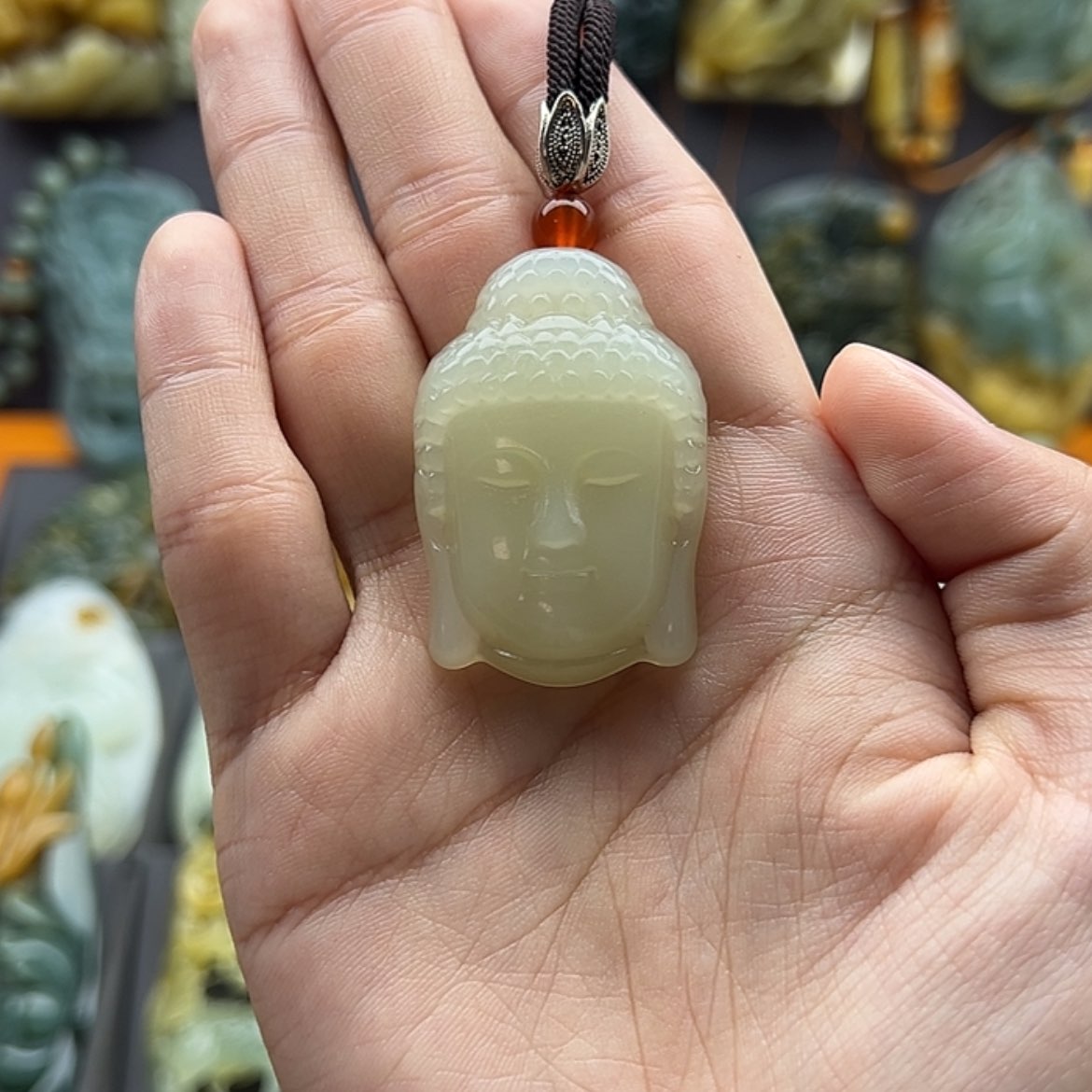 【闪购商品】蛇纹石玉颈饰未镶嵌