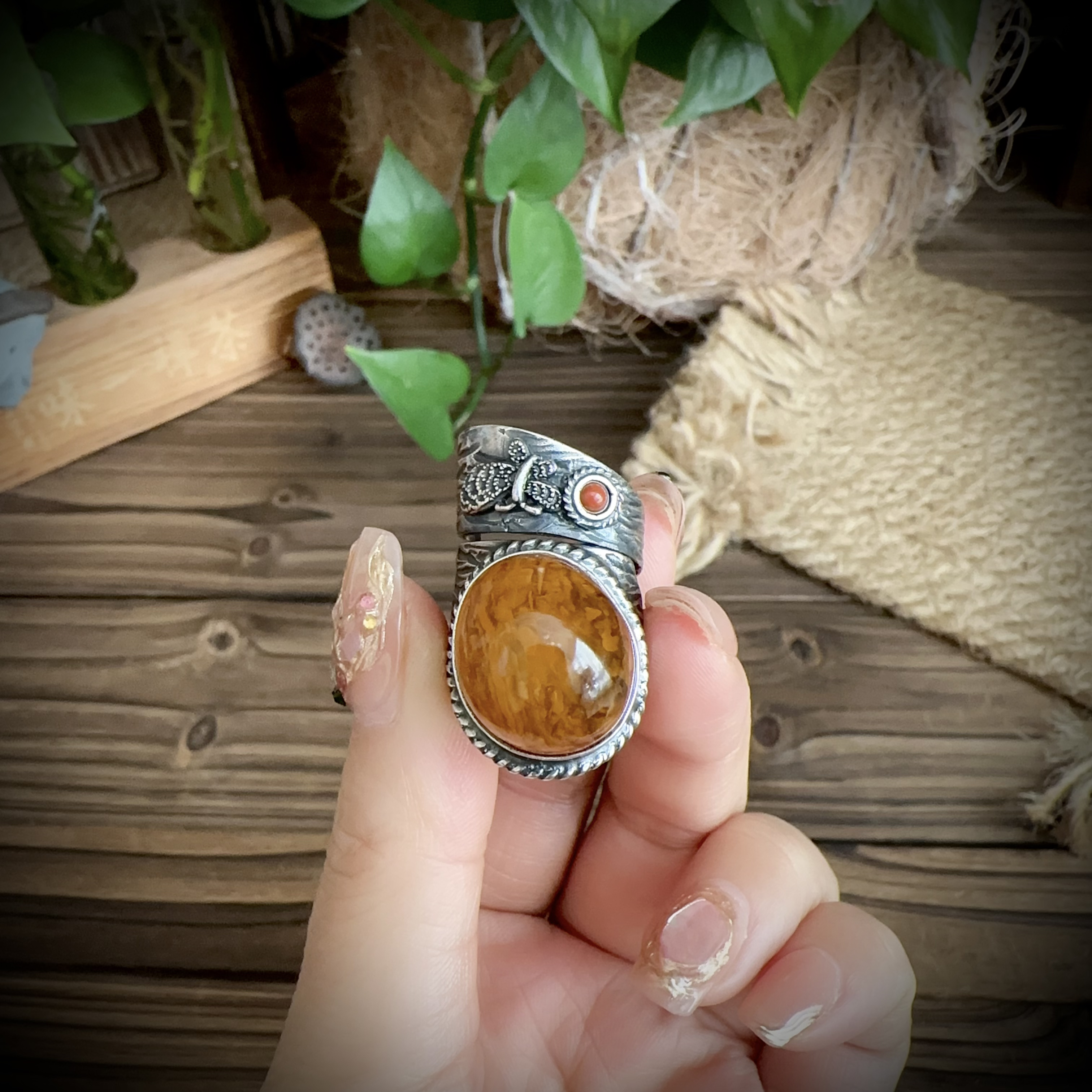 【古香古色】复古纯银蜜蜡琥珀缠绕戒指（圈口可调节）