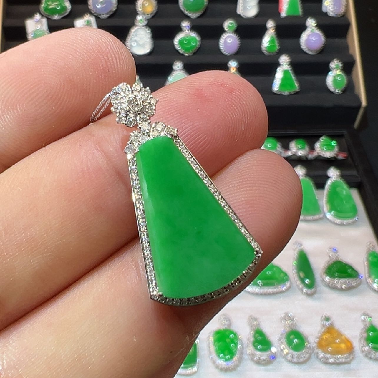 【闪购商品】翡翠颈饰18K金镶嵌