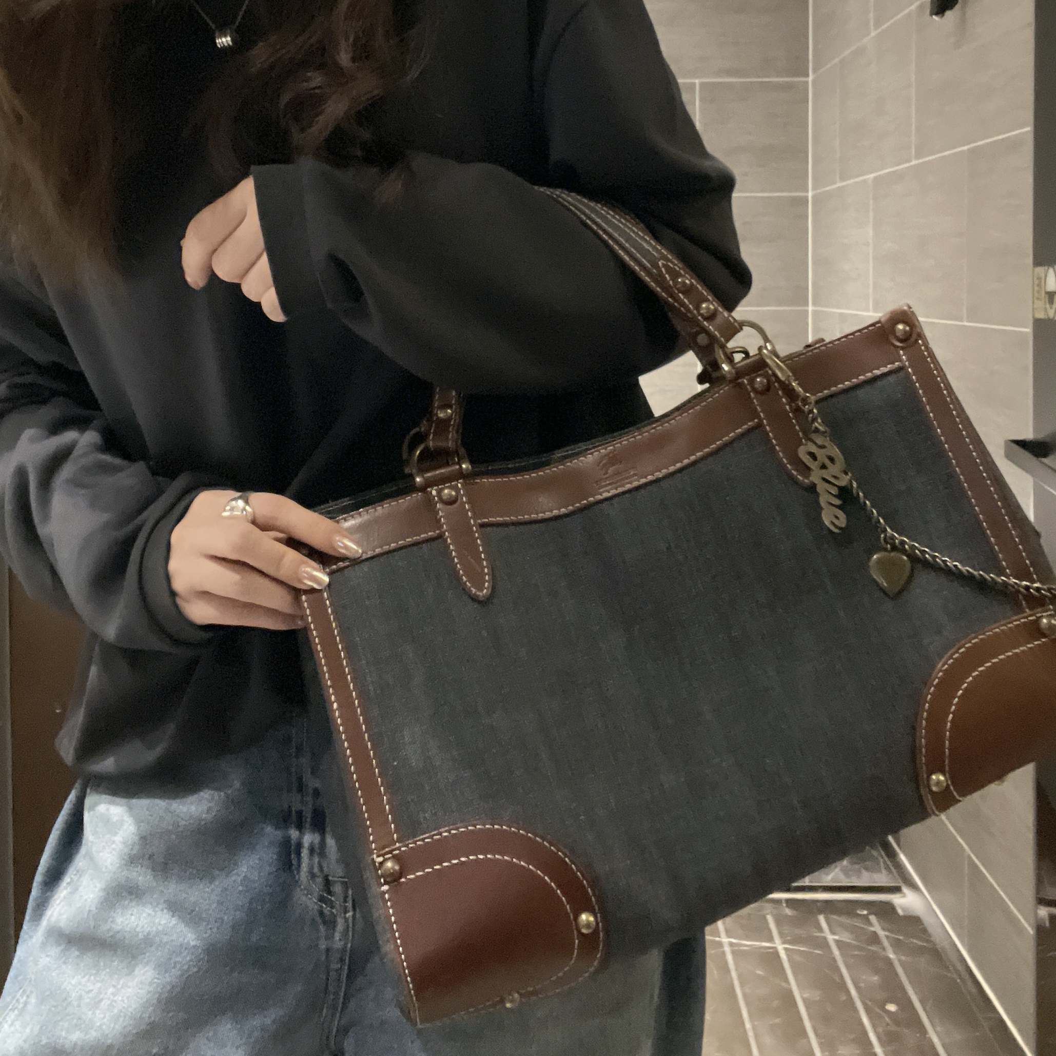 95新 BURBERRY/博柏利 棕色拼牛仔手提包