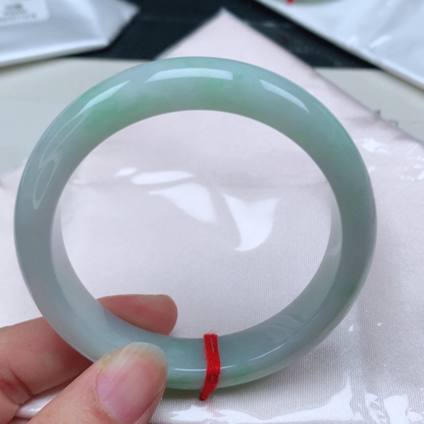 【闪购商品】翡翠手镯未镶嵌?*啫