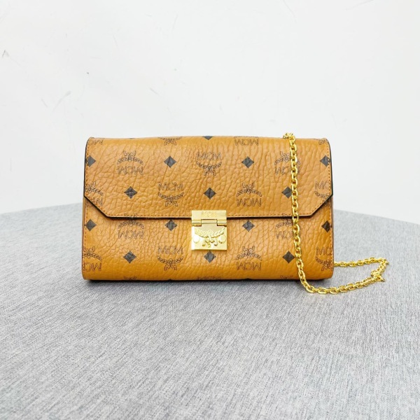 妃鱼/95新/MCM/MCM/单肩包/市场价99999