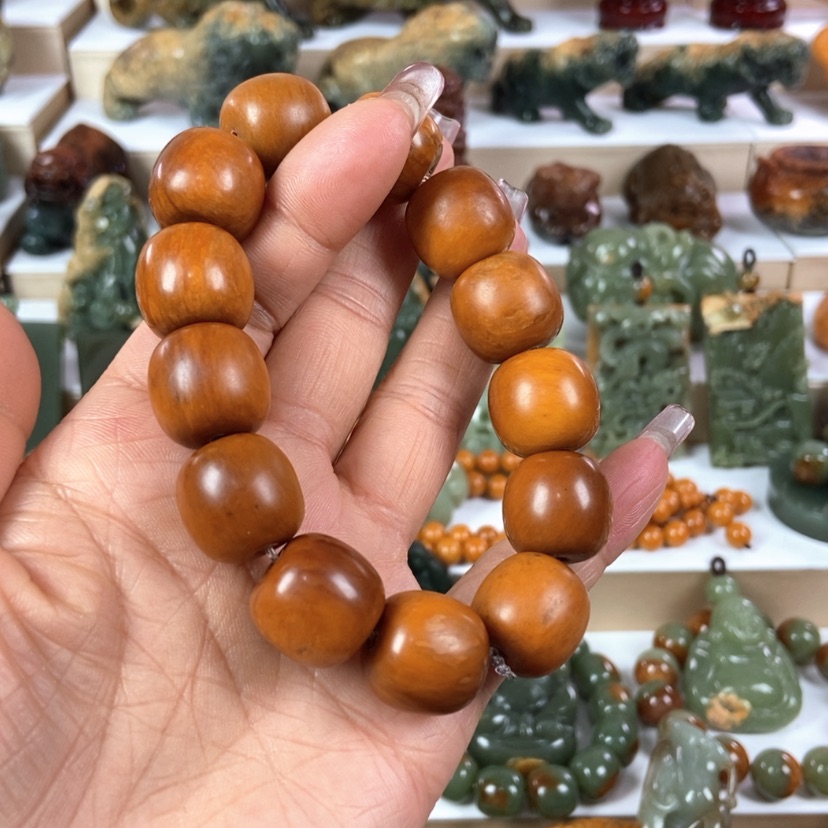 【闪购商品】岫岩河磨玉（透闪石质玉）手串未镶嵌w*