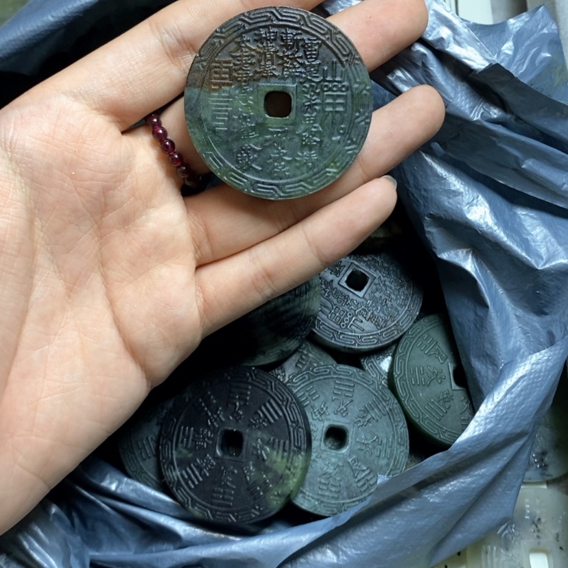 【闪购商品】蛇纹石玉颈饰未镶嵌