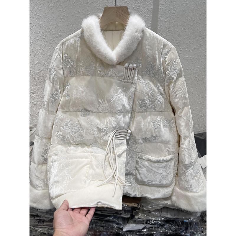 波可白鸭绒内胆新中式国风羽绒服设计感气质盘扣高档次水貂毛爆款