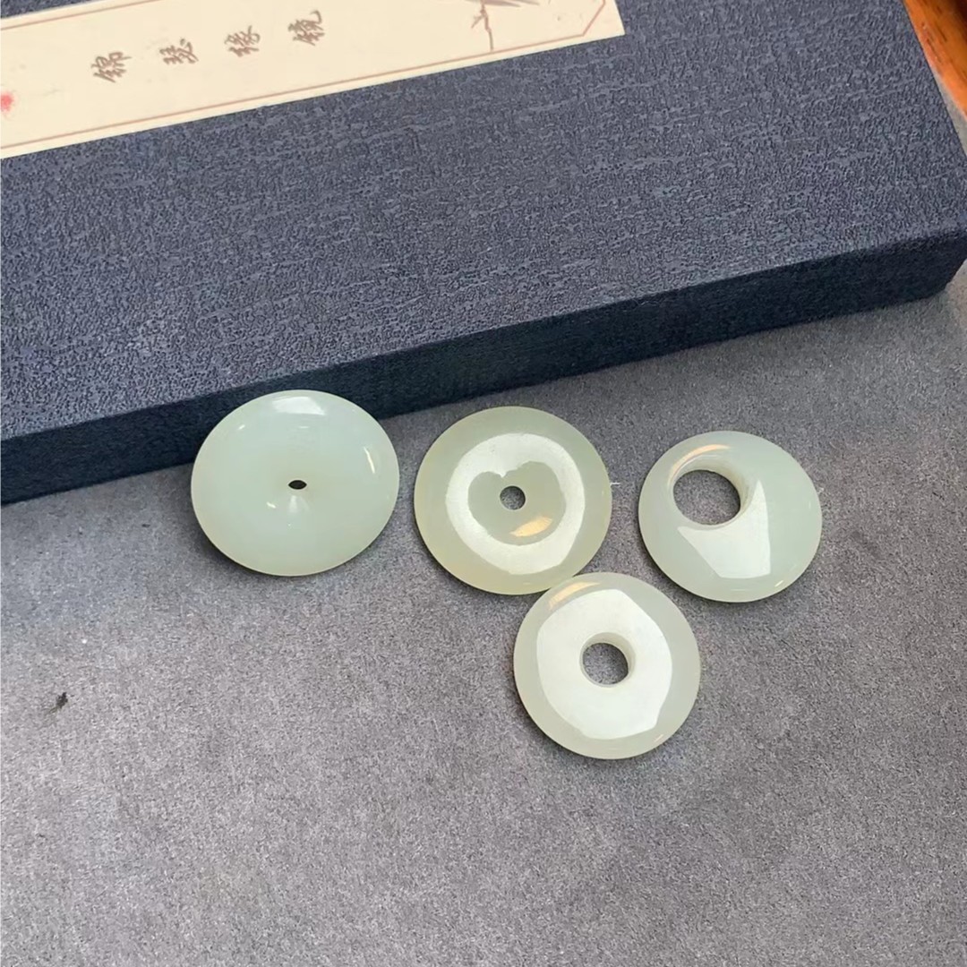 左边婷姐丨和田玉吊坠 （SDGB）（多样性发其一）