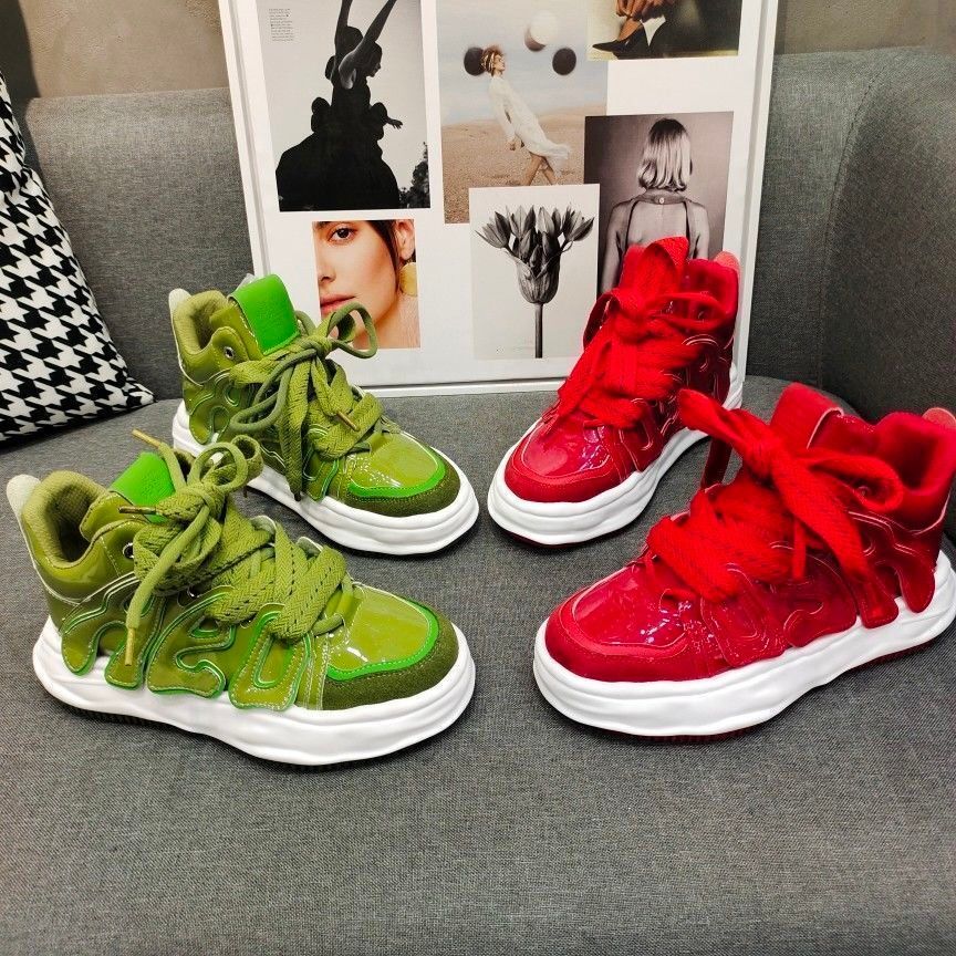 2023年春季新款彩色漆皮鞋女溶解底系带高帮字母运动休闲鞋女