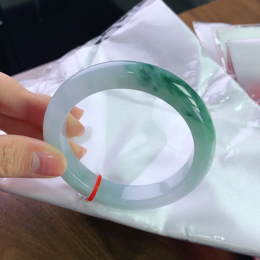 【闪购商品】翡翠手镯未镶嵌d****n