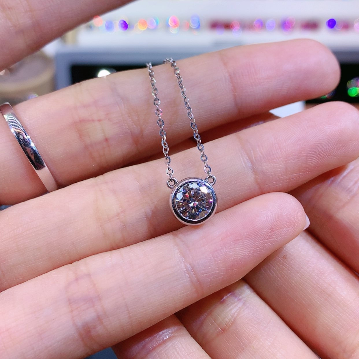 【闪购商品】合成碳硅石项链18K金镶嵌