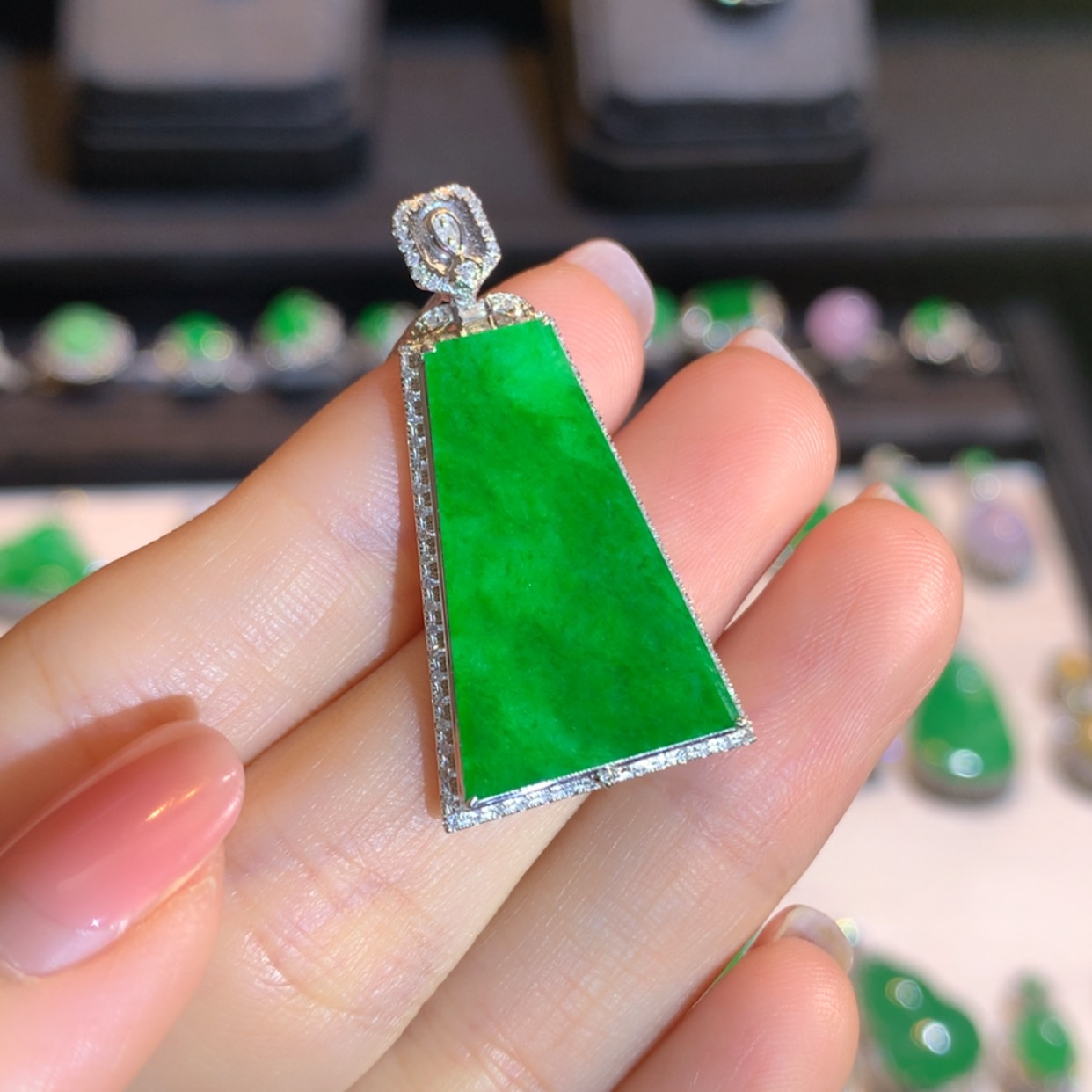 【闪购商品】翡翠颈饰18K金镶嵌