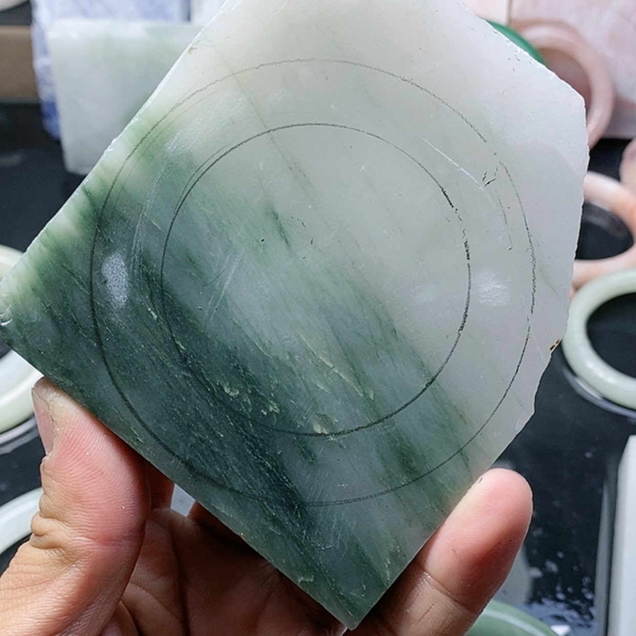 【闪购商品】石英质玉手镯未镶嵌恩**逗定制