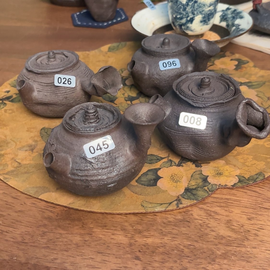 【闪购商品】紫砂喜**生壶四