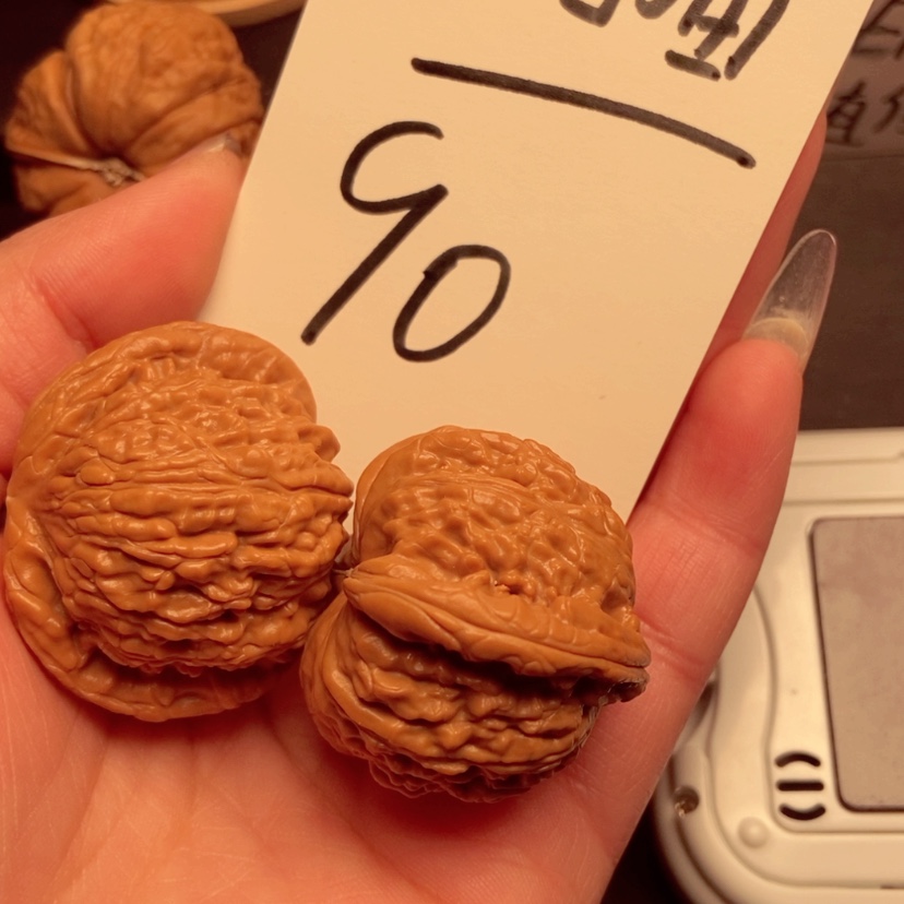 【闪购商品】文玩核桃吊坠爱****鱼白狮子，