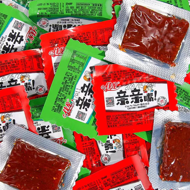 佳龙亲亲嘴30片辣条亲嘴大辣片手工臭干子零食豆角牛筋辣条棒辣条