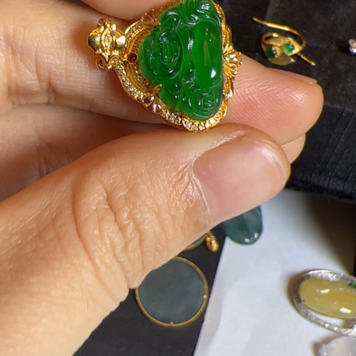 【闪购商品】翡翠吊坠(不含链)18K金镶嵌草*