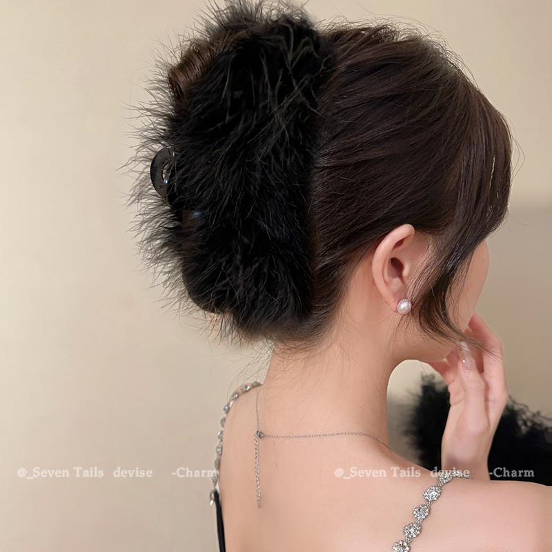 高级感大号羽毛抓夹女2023新款秋冬超仙鲨鱼夹网红毛毛发夹后脑勺