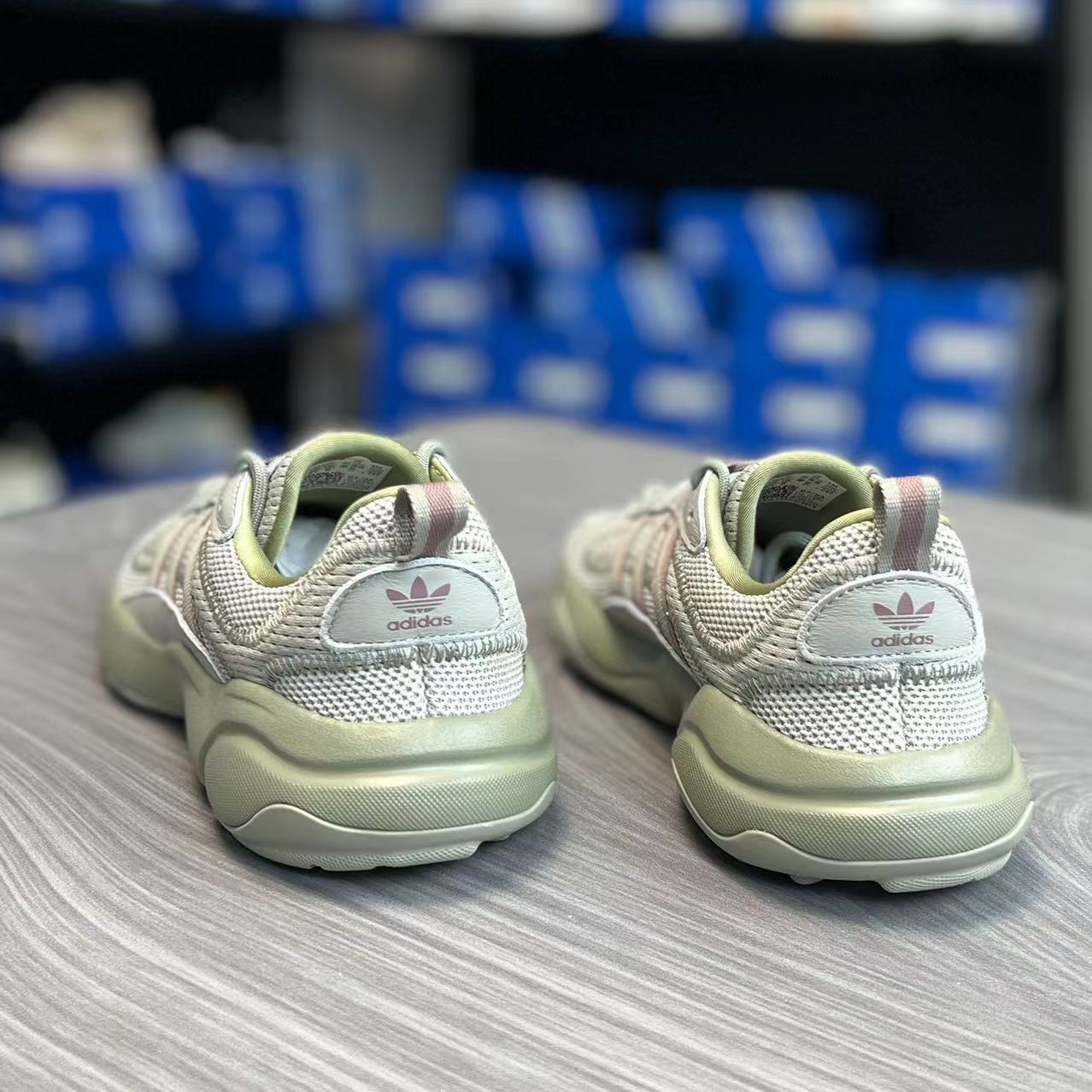 阿迪达斯/Adidas HAIWEE 三叶草新款男子缓震耐磨运动鞋ID0554