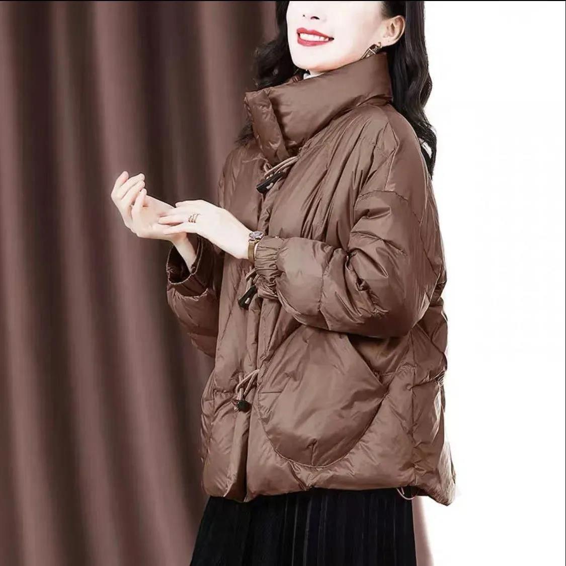 波登司羽绒服白鸭绒新款爆款短款羽绒女士女款季时尚牛角扣宽松复