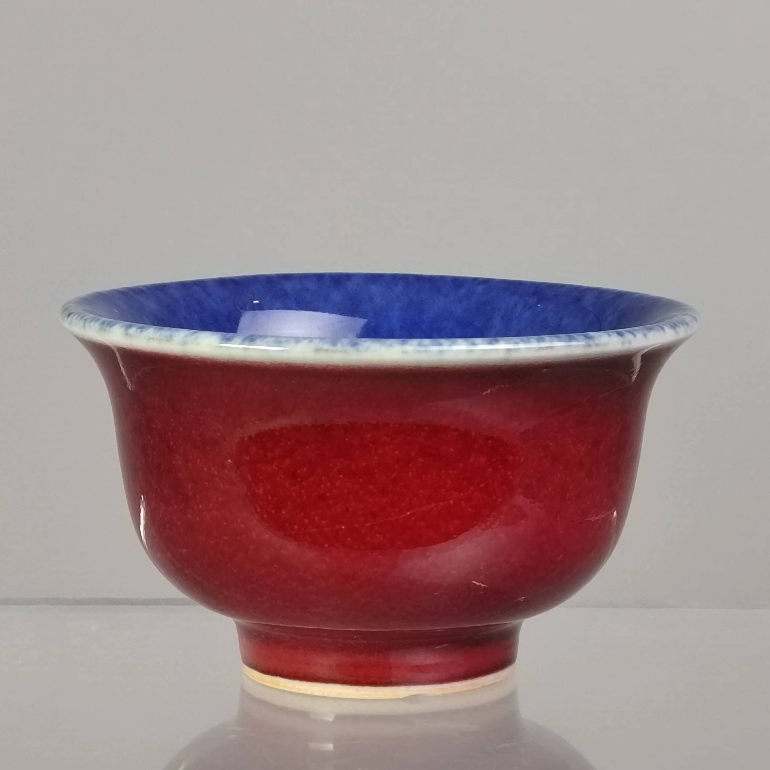 WYTDSY2006-00315M明代雪花蓝红釉压手杯
