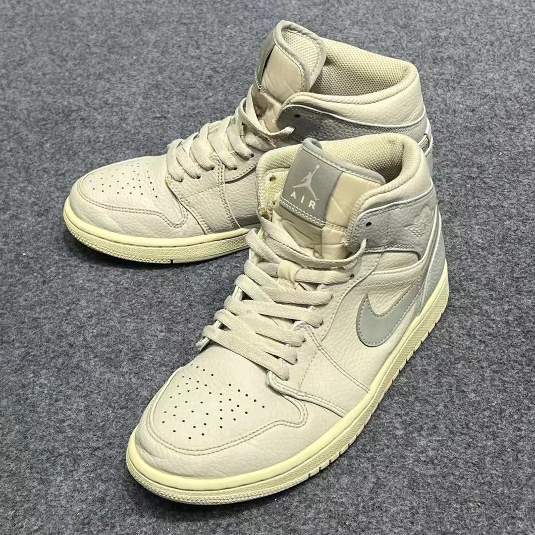 41码/AIRJORDAN1米白配色 高帮篮球鞋