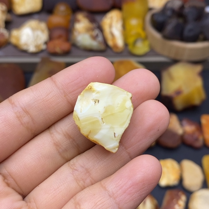 【闪购商品】定制琥珀未镶嵌无***！