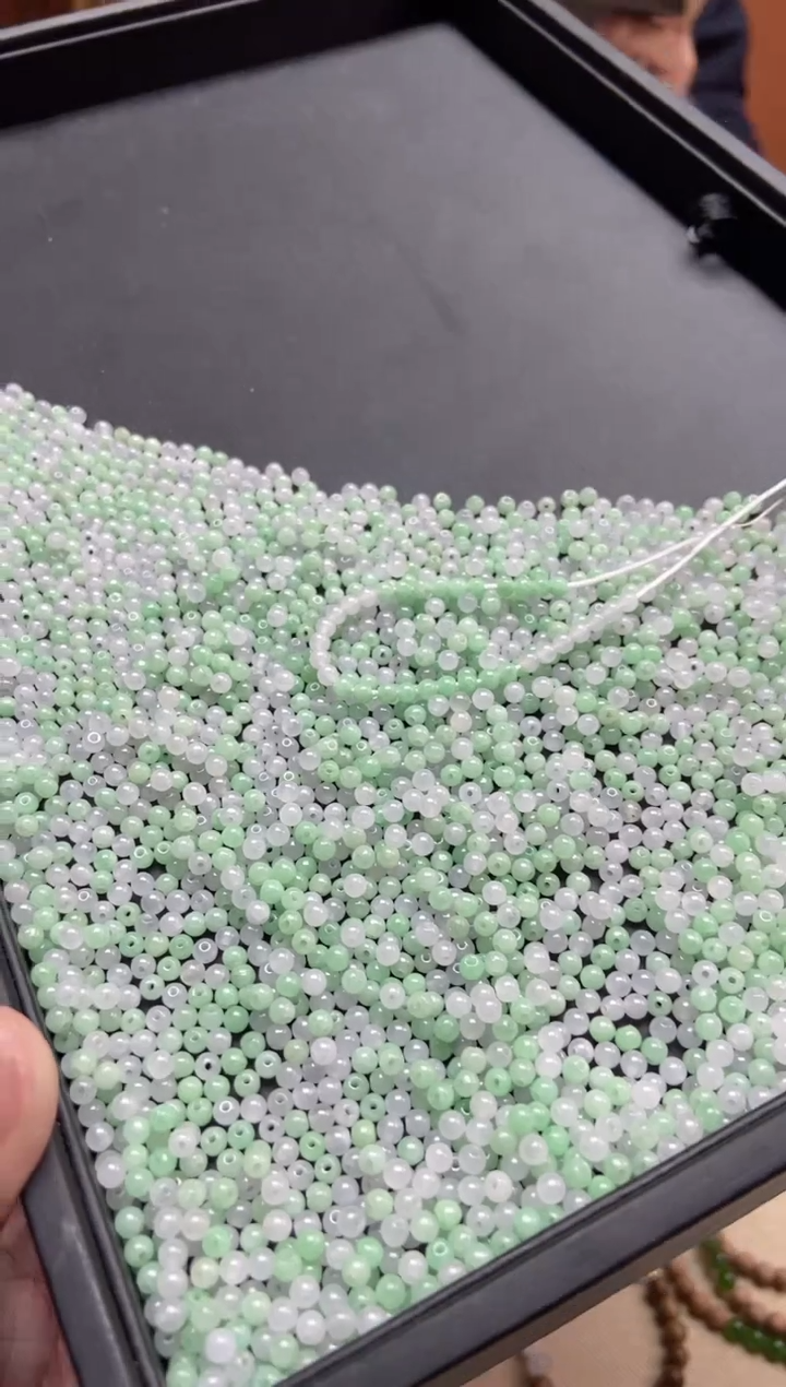 【闪购商品】翡翠散珠45颗未镶嵌散珠