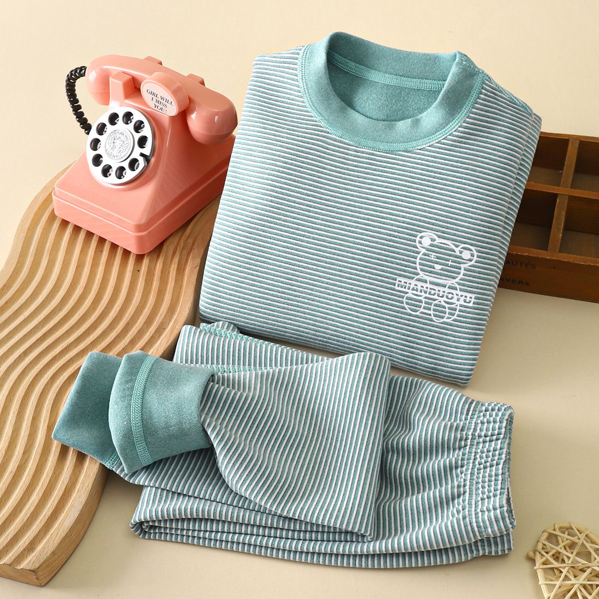 2023年新款石墨烯德绒儿童家居服套装中大童秋衣秋裤两件套男女孩