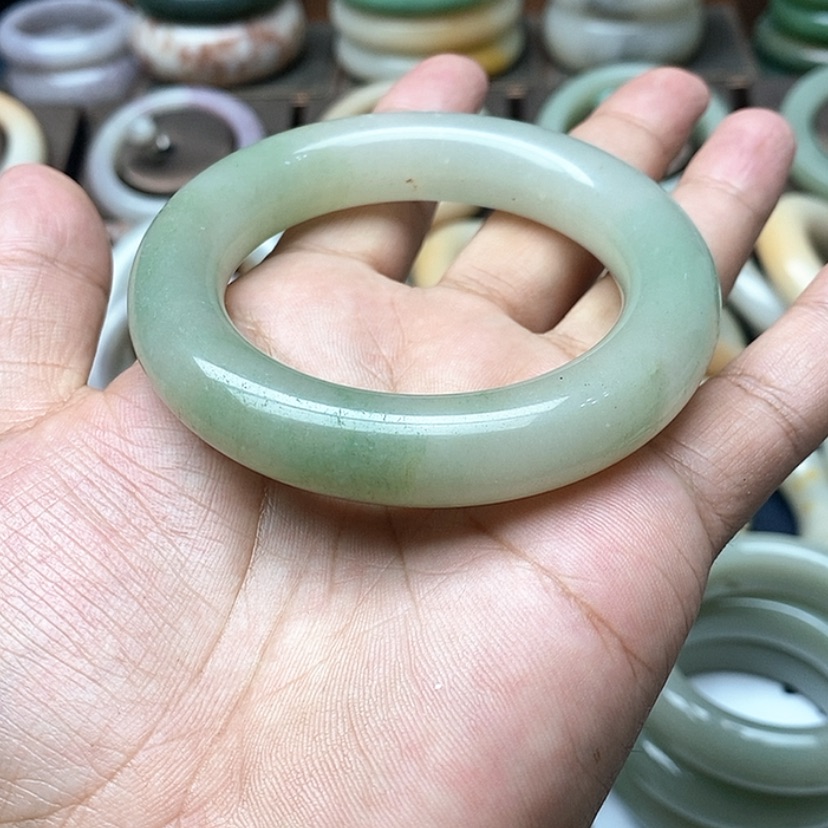 【闪购商品】石英质玉手镯合金勿***语