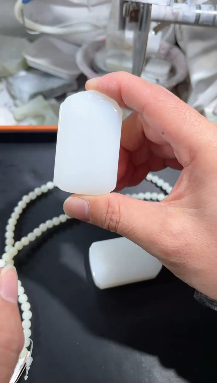 【闪购商品】和田玉颈饰未镶嵌无事牌