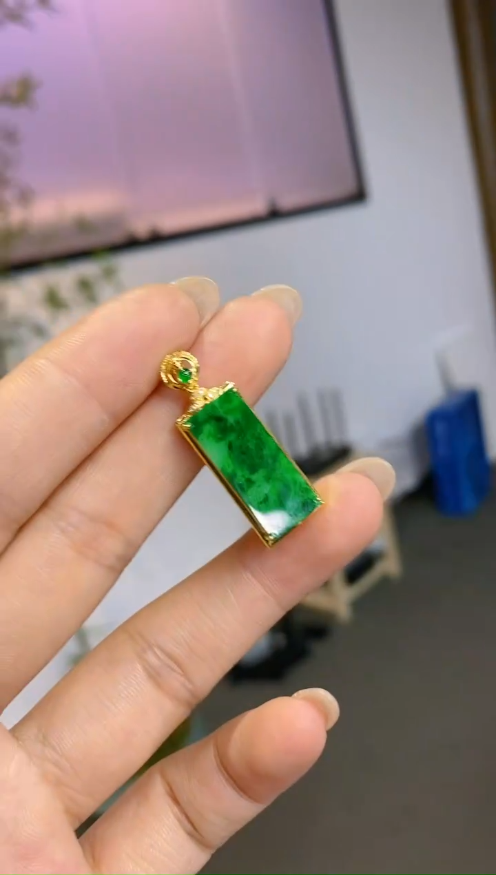 【闪购商品】翡翠颈饰18K金镶嵌耳饰