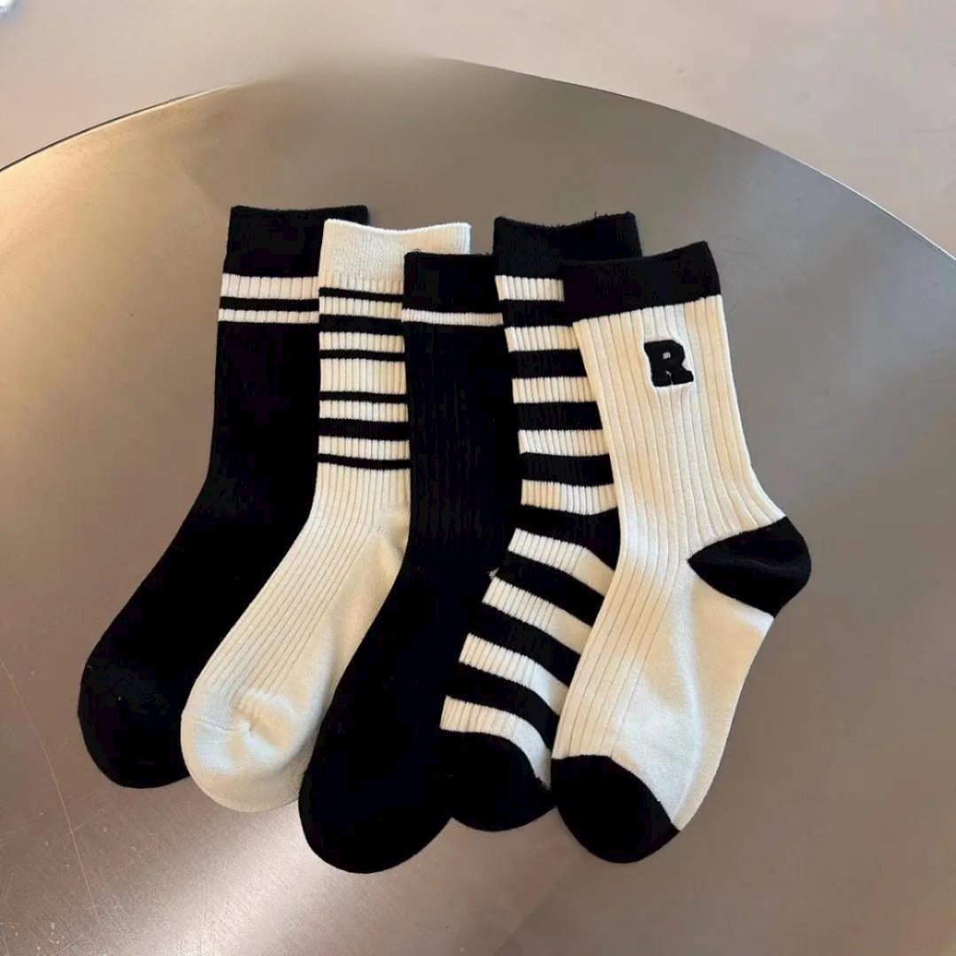 简约黑白色条纹字母R刺绣ins潮休闲运动百搭双针中筒袜透气袜女