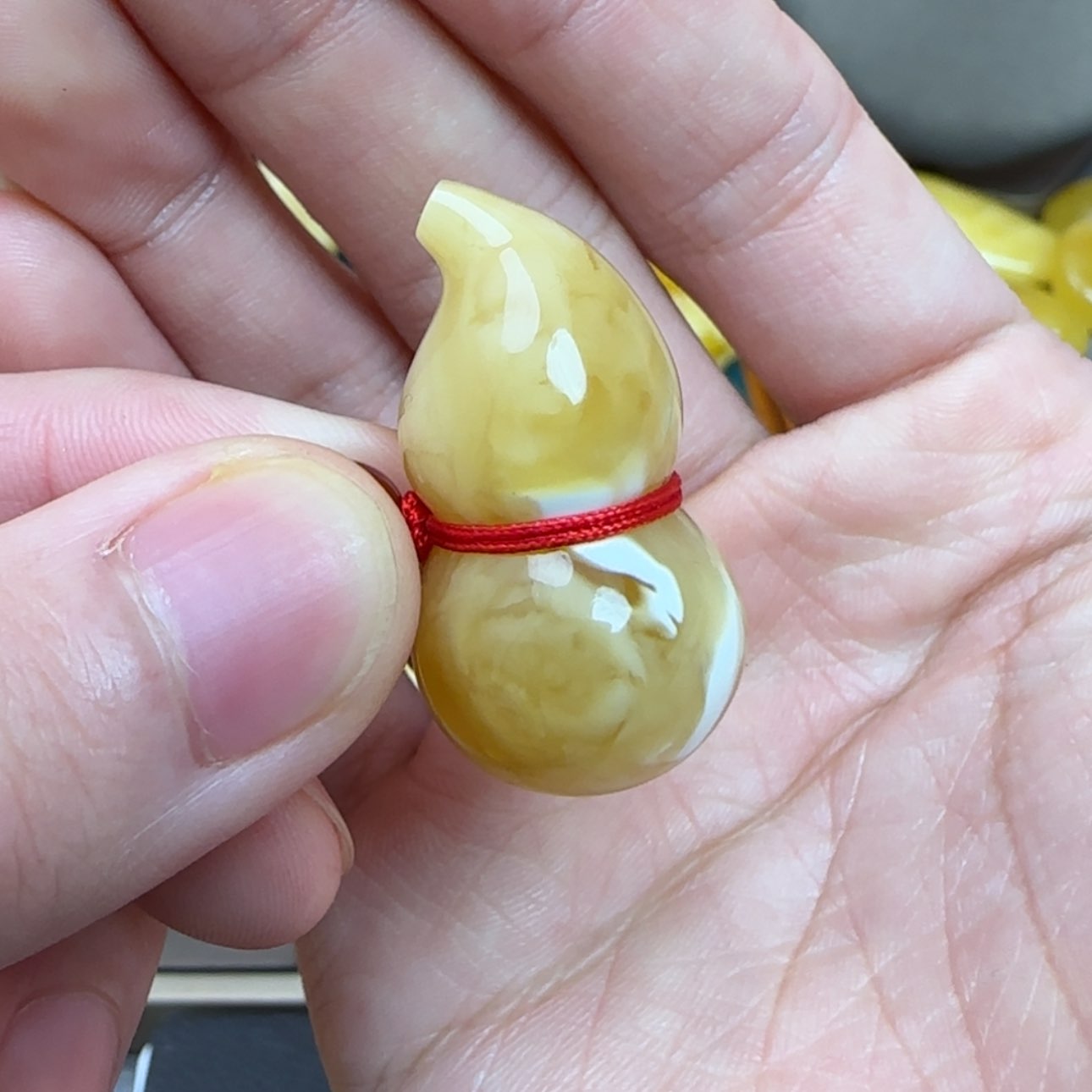 【闪购商品】琥珀颈饰未镶嵌