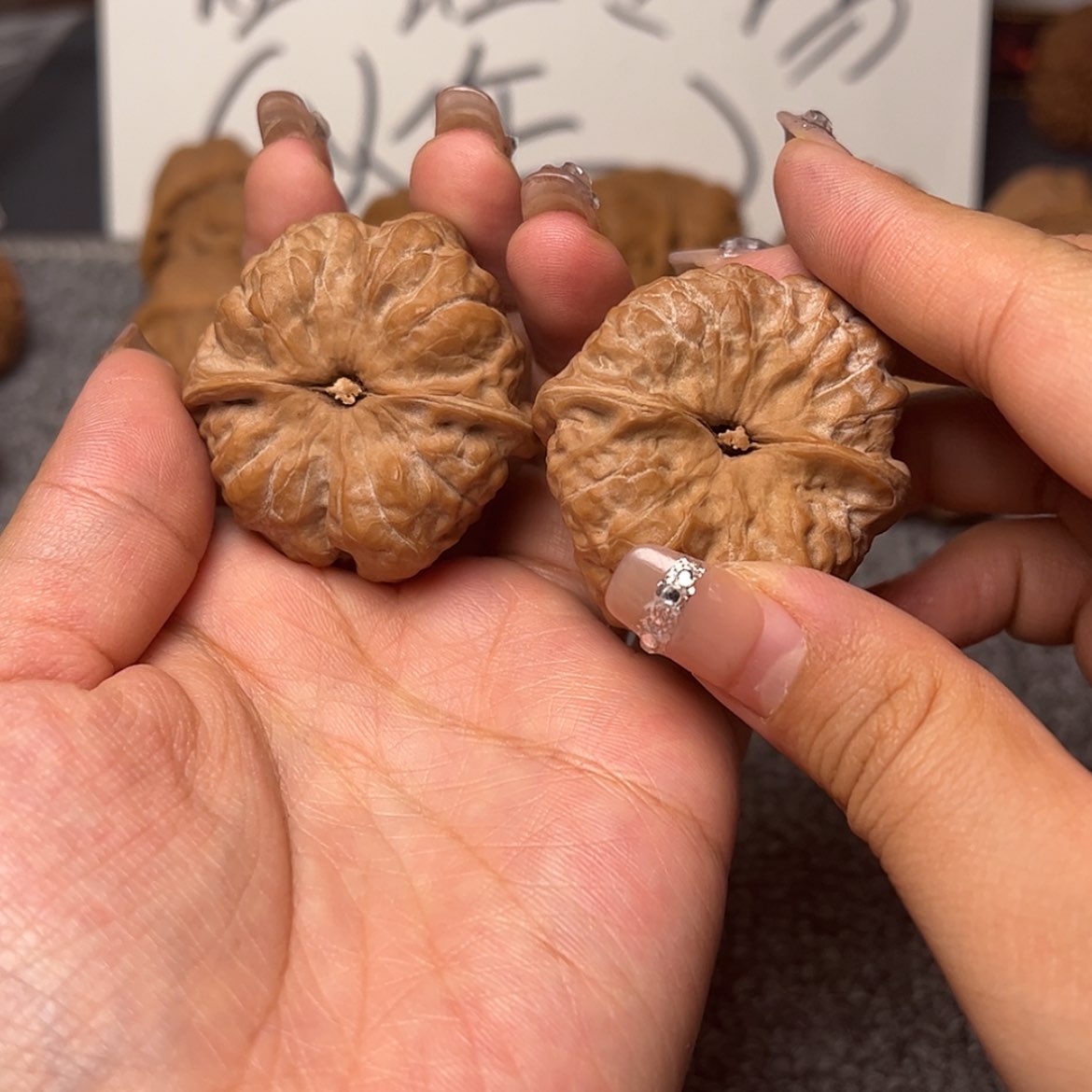 【闪购商品】文玩核桃吊坠自*。