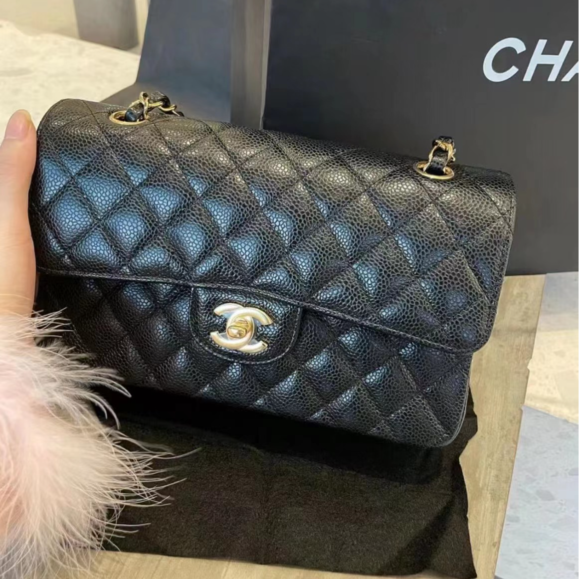 99新 Chanel/香奈儿 黑金小号荔枝cf斜挎包