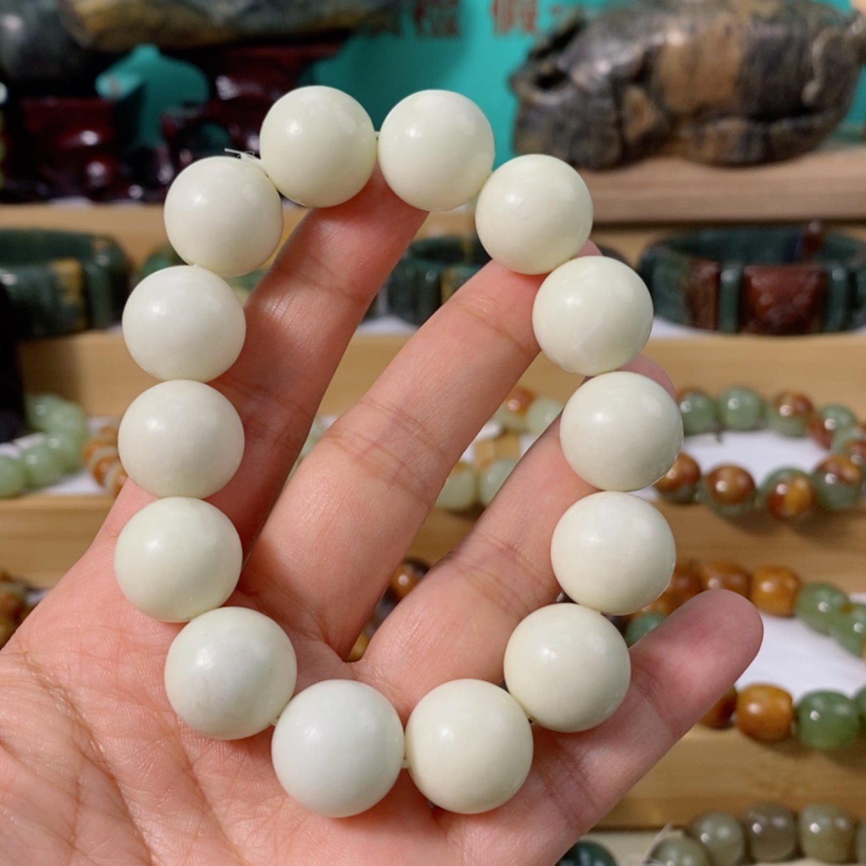 【闪购商品】蛇纹石玉手串未镶嵌