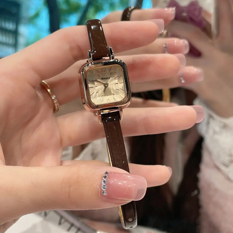 【何总补贴】 小方块精致简约女表8820 咖色