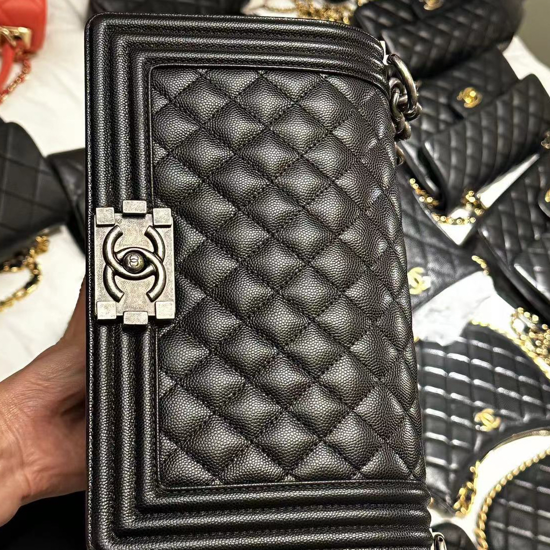 99新 Chanel/香奈儿 定金总价28999黑银鱼子酱中号leboy 单肩包