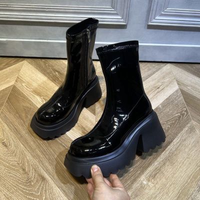 粗跟中筒新款松糕高跟增高美腿漆皮弹力短靴马丁靴女靴子百搭