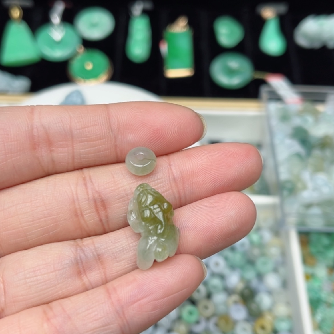 【闪购商品】翡翠颈饰未镶嵌丹