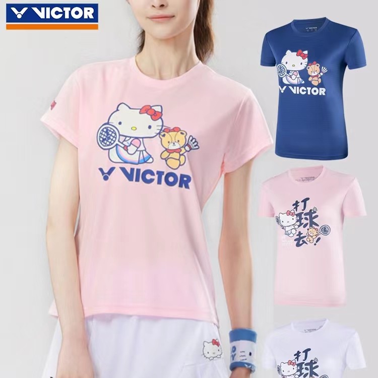 胜利哈喽KT联名羽毛球服女款透气速干运动短袖短裙