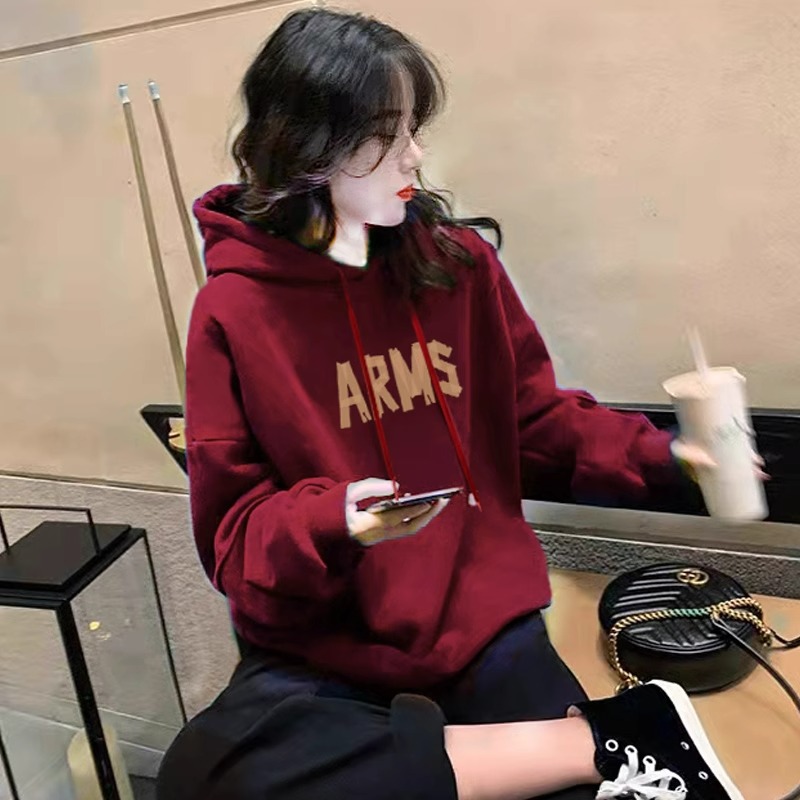 秋冬洒红色慵懒风连帽卫衣女2023新款春秋小个子鲨鱼裤的搭配上衣