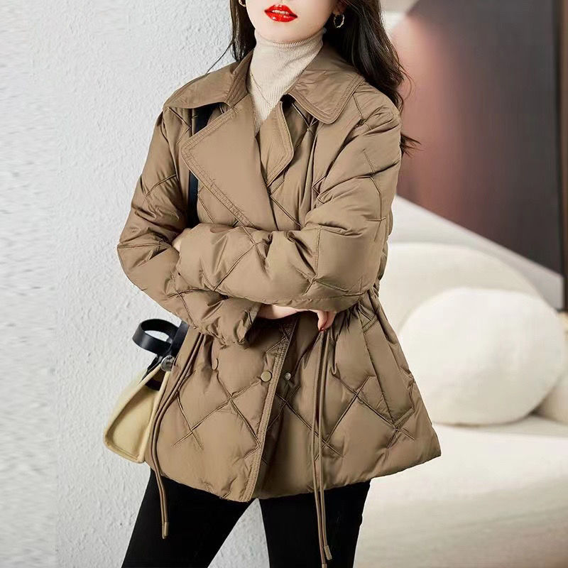 羽绒服西装领轻薄女士女款短款修身季年小个子时尚款款