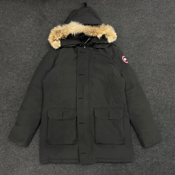 Canadagoose加拿大鹅/黑色厚款毛领羽绒服/98新/尺码XL/公价1.1W