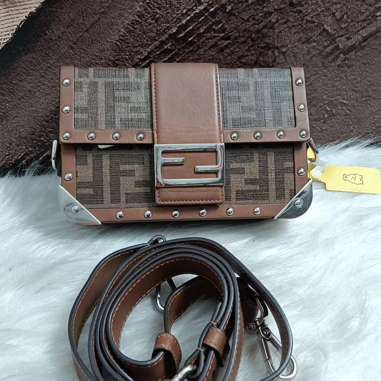 95新 FENDI/芬迪 /伊一/95/309322/单肩包/