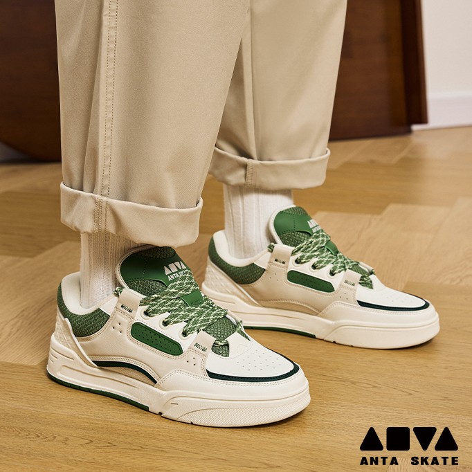 ANTA/安踏【一博同款】骜杰面包鞋男女秋冬透气板鞋情侣112338040S