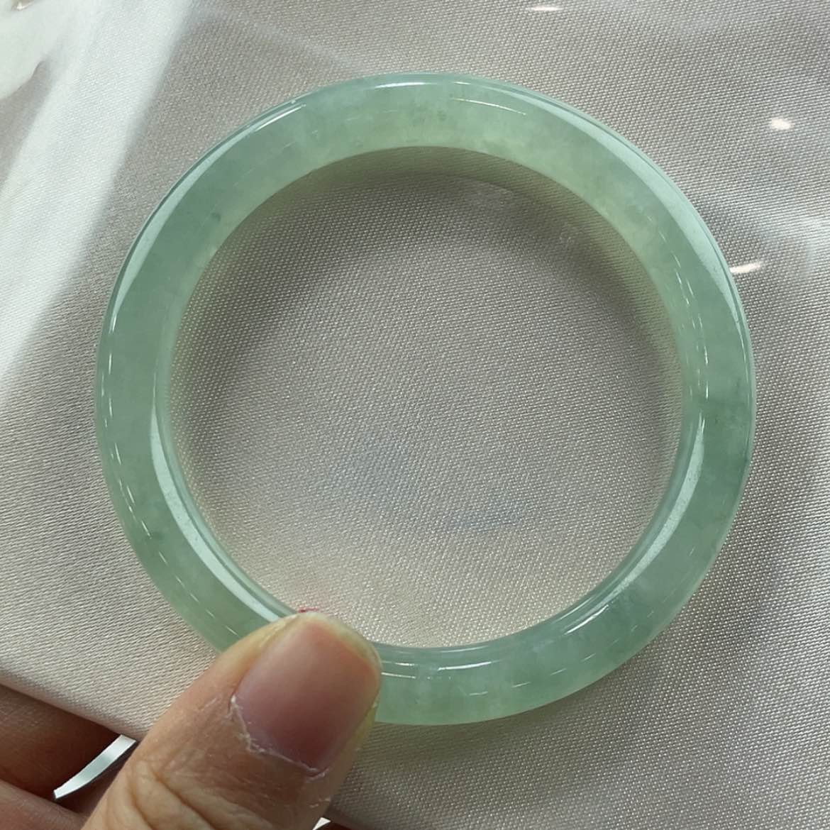 【闪购商品】翡翠手镯未镶嵌s****n