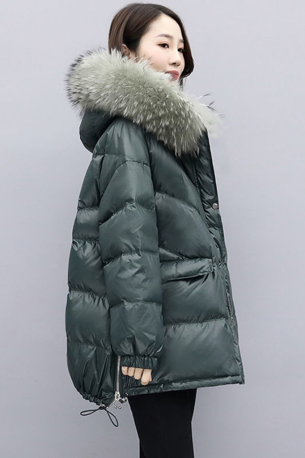 波司澄亮面羽绒休闲年冬季新款宽松大码大毛领面包服加厚外套时尚