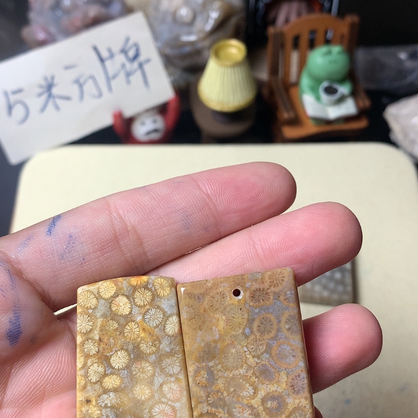 【闪购商品】硅化珊瑚（珊瑚玉）颈饰未镶嵌叮****咚